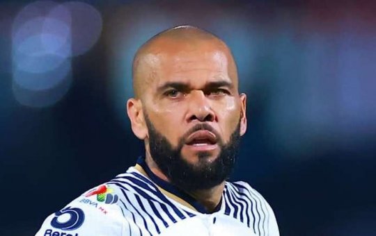 Daniel Alves pode ser indenizado pelo tempo em que ficou preso