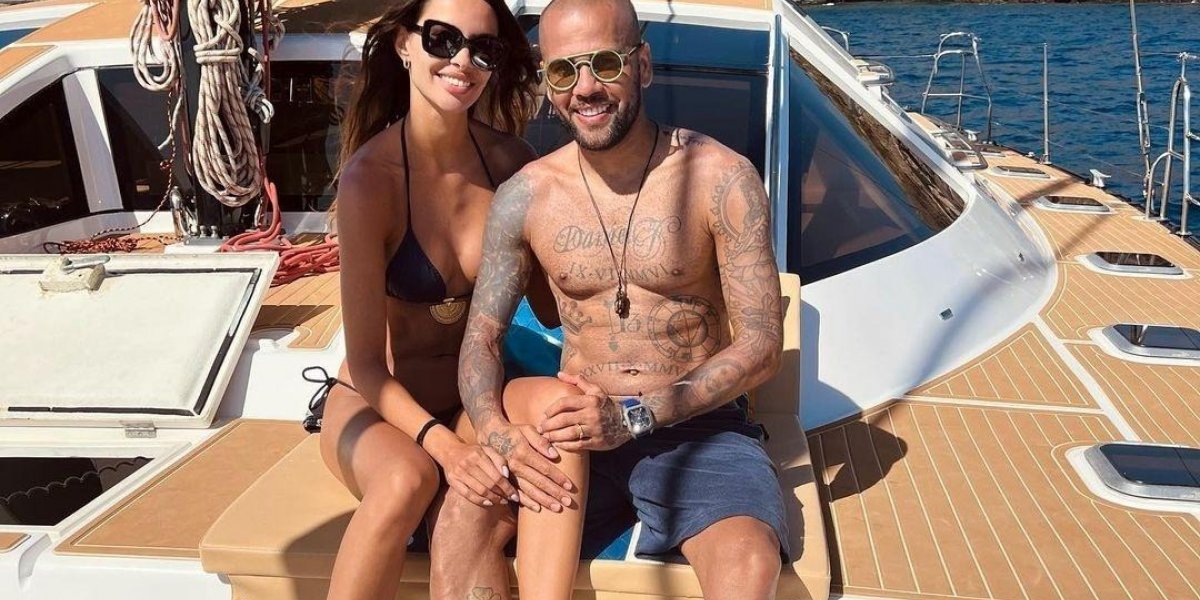 Esposa de Daniel Alves anuncia gravidez do seu primeiro filho