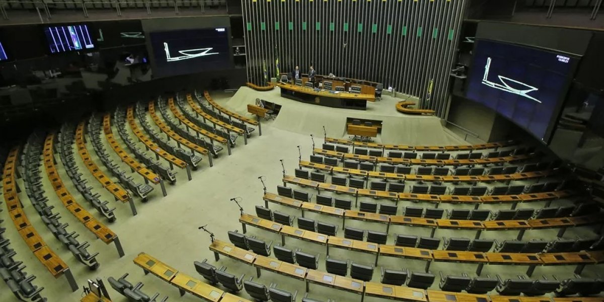 PL projeta mais de 300 votos a favor da anistia aos condenados de 8 de janeiro