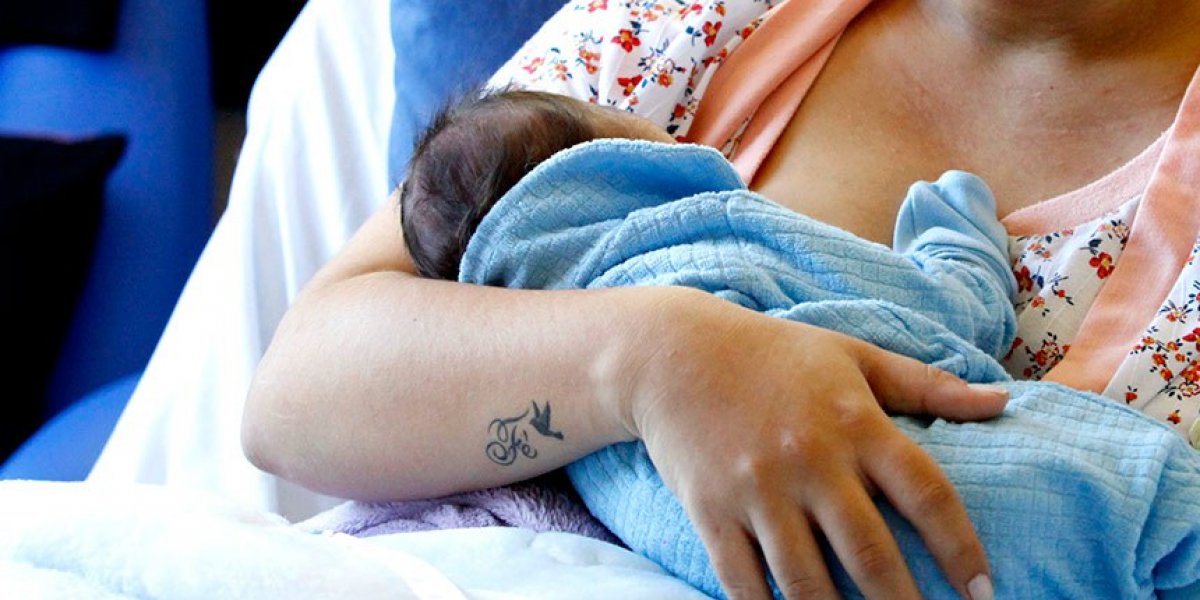 Mulher é presa por tentar vender bebê para custear despesas pessoais