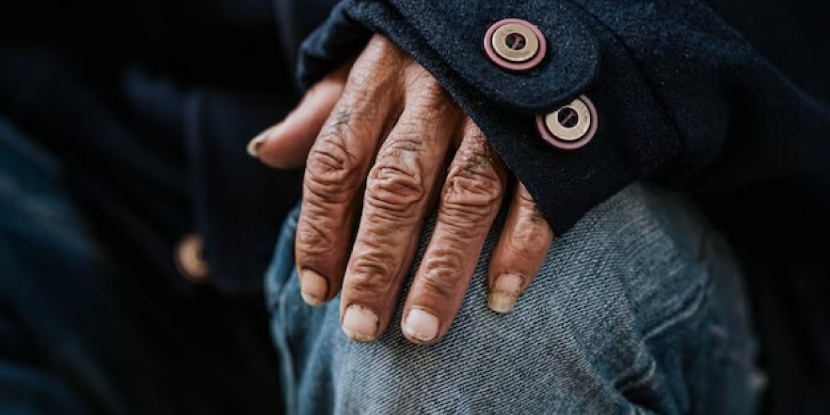 Crescente no número de casos de abandono de idoso liga o 'alerta vermelho' no mundo todo