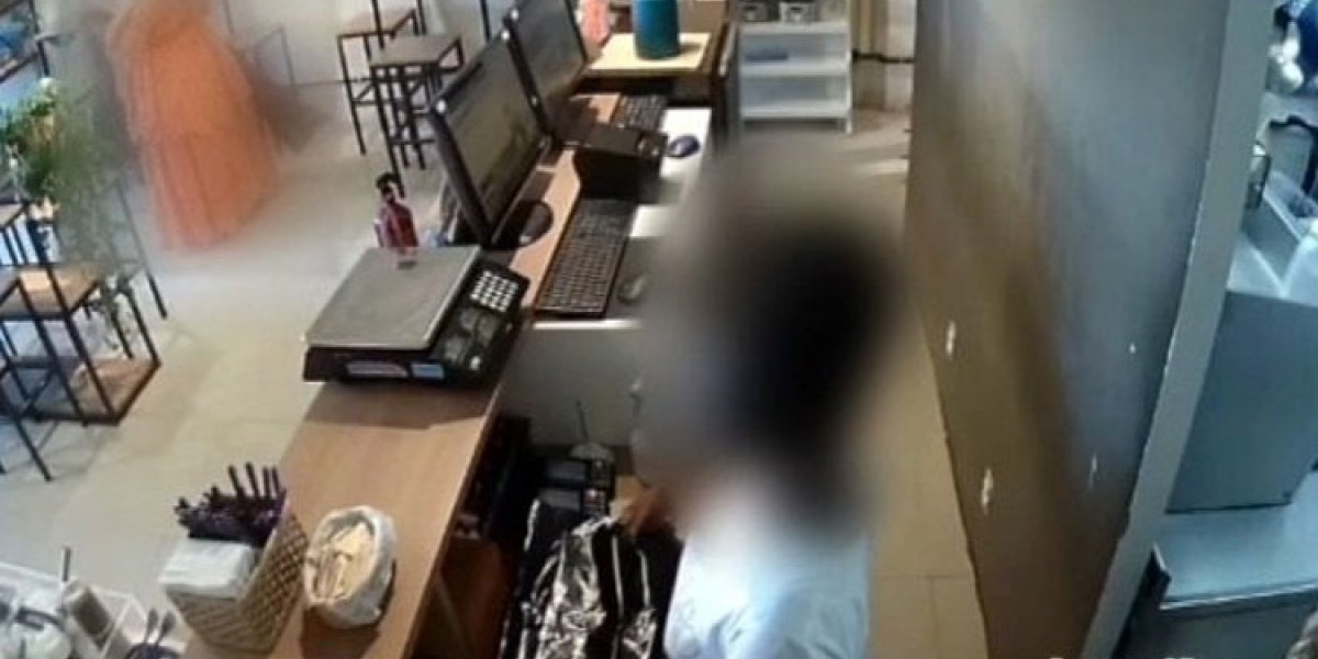 Baiana de receptivo é obrigada a tirar a roupa após ser acusada indevidamente de roubo por turista