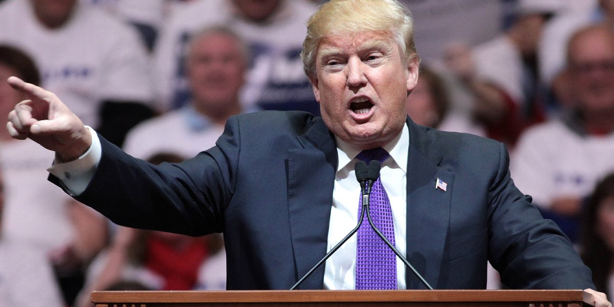 Presidente dos Estados Unidos anuncia taxa de 10% em produtos brasileiros