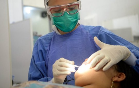 Mulheres vítimas de violência doméstica terão acesso a reconstrução dentária no SUS