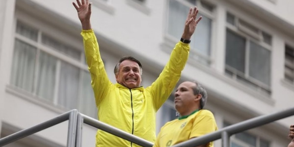 Bolsonaro discursa em inglês em ato na Avenida Paulista e vira meme nas redes sociais