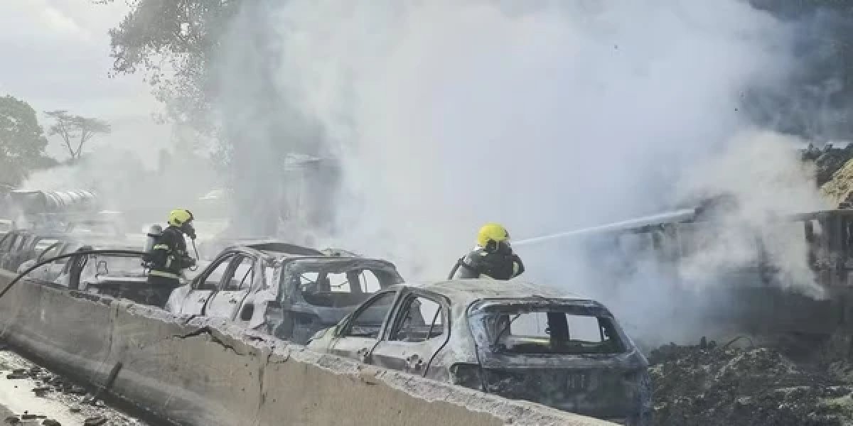 Acidente na BR-101 deixou queimado quase 30 veículos