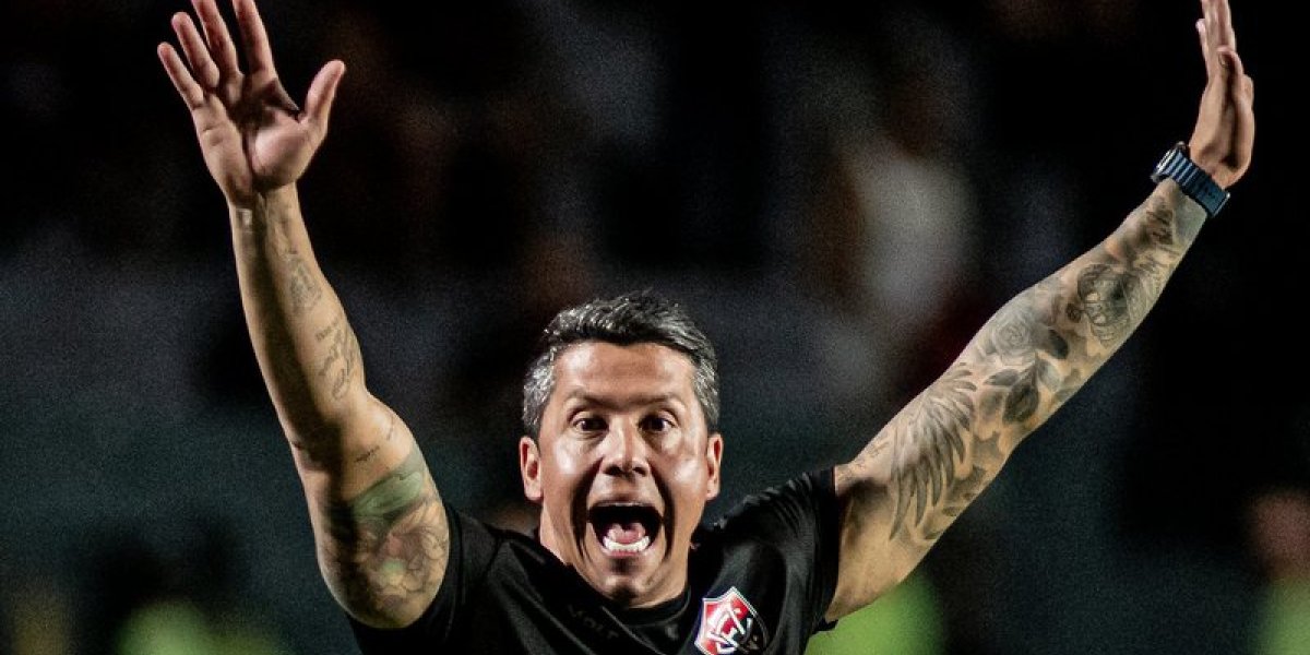 Após ser expulso durante a partida, Thiago Carpini confirma "Estou sem entender, está ficando chato"