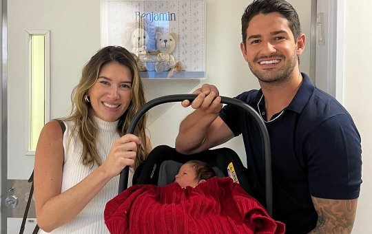 Alexandre Pato explica pausa na carreira e revela desejo de retorno: "Quis acompanhar o nascimento do meu filho"