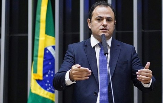 Conselho de ética e Decoro Parlamentar aprova cassação de mandato do deputado Glauber Braga