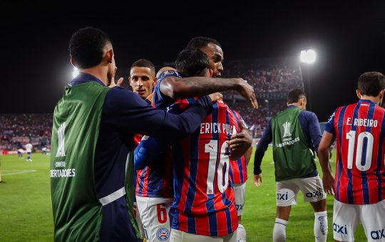 Bahia bate Nacional-URU e conquista primeira vitória fora do Brasil na Libertadores
