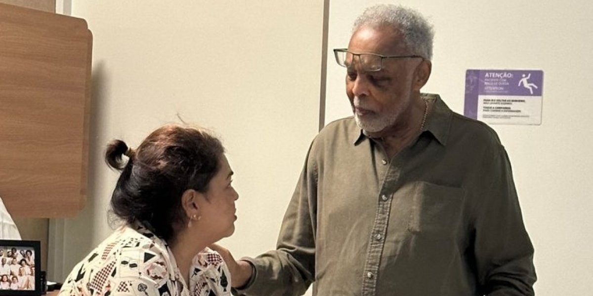 Preta Gil recebe visita de seu pai, Gilberto Gil, no hospital