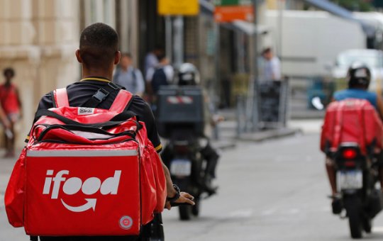 Ministro diz que regulamentação de motoristas de app deve avançar; Medida beneficiaria entregadores de moto