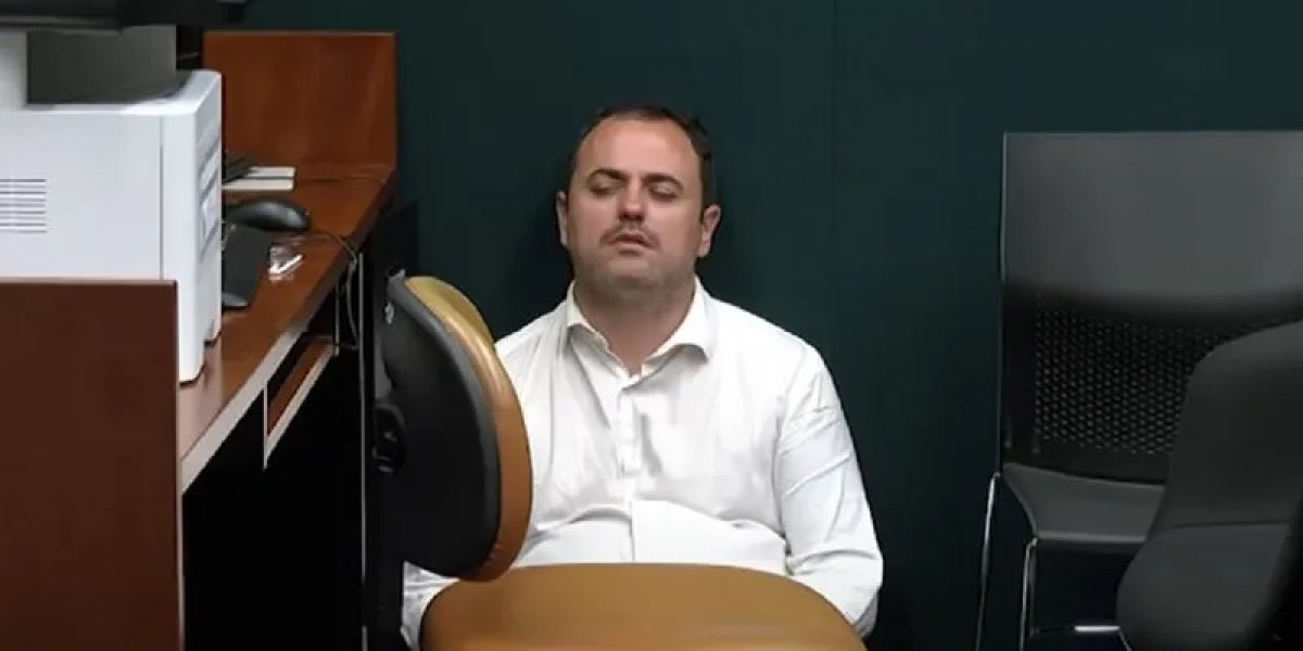 Glauber Braga enfrenta cassação com greve de fome e protesto no plenário