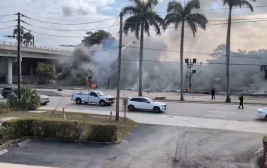 Avião cai na Flórida e deixa mortos