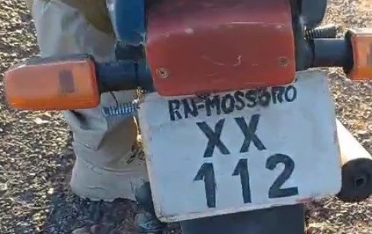 Polícia Rodoviária Federal apreende moto com placa que estava 'fora de circulação' há quase 20 anos