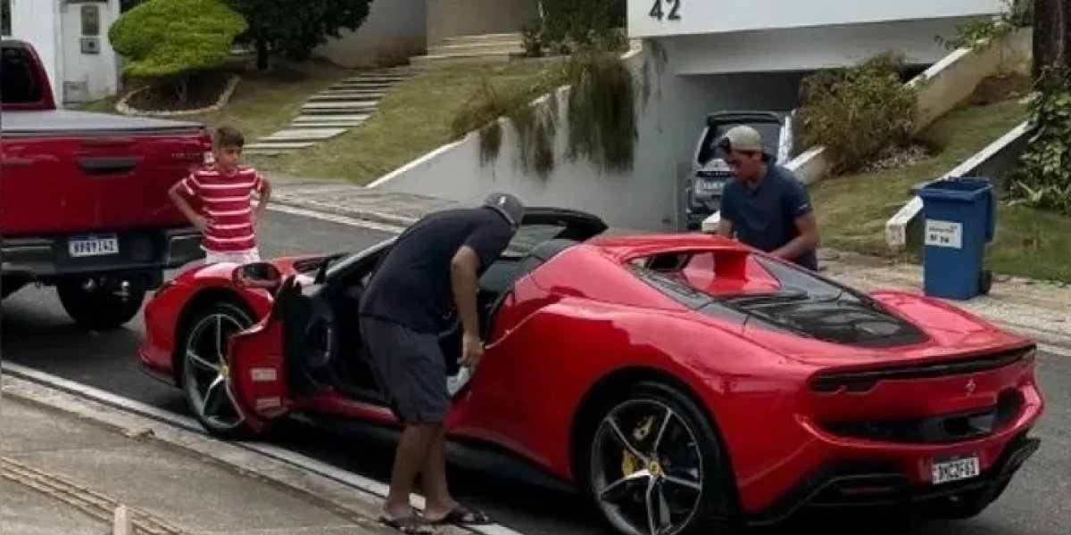 Pablo compra Ferrari V6 de milhões de reais