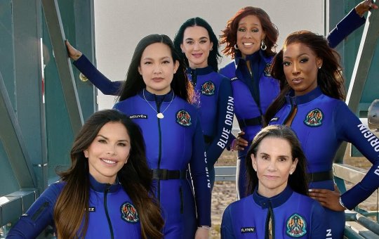 Katy Perry faz viagem ao espaço ao lado de tripulação 100% feminina