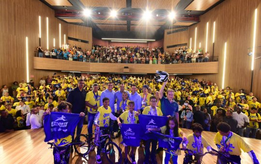 Prefeitura de Salvador assina termo de compromisso do Bolsa-Atleta Salvador com 358 contemplados