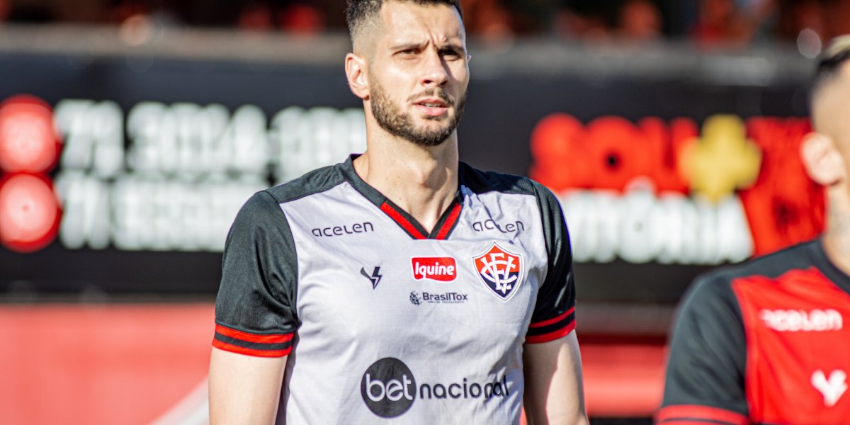 Ex-goleiro do Vitória 'entrega' gol após não seguir nova regra dos oito segundos