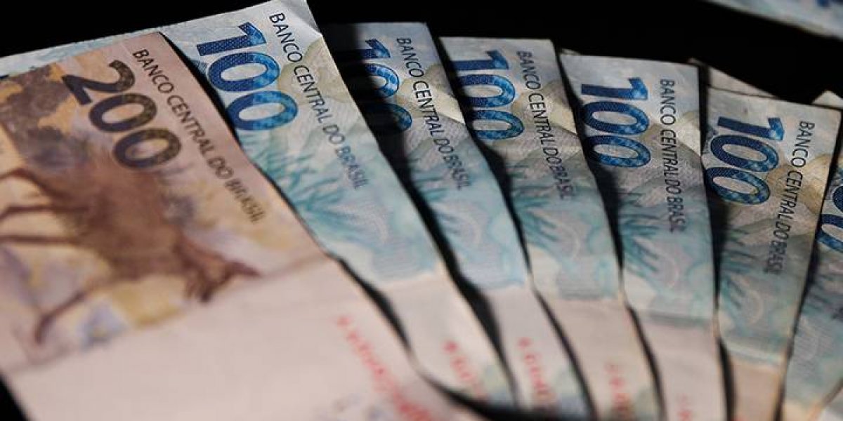 Orçamento de 2026 estima salário mínimo de R$ 1.630