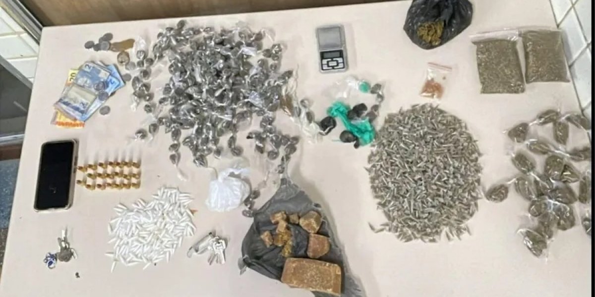 Dupla é presa com mais de mil porções de K9 em operação na Barroquinha