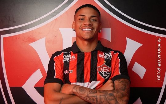 Vitória anuncia Maykon Jesus, lateral esquerdo do Atlético-MG
