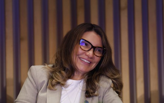 Janja afirma ser a favor da regulamentação das redes sociais após morte de criança