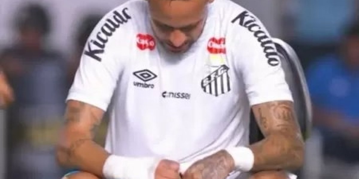 Neymar sente novamente incômodo na coxa e saiu chorando do jogo