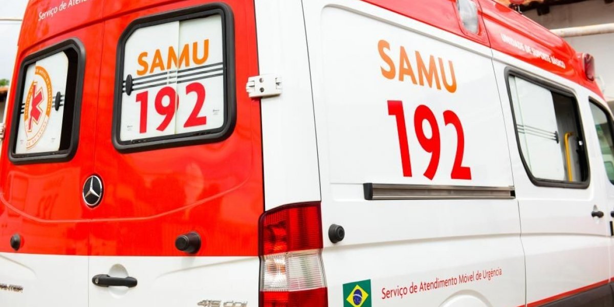Ambulância do Samu é destruída por incêndio no IAPI; veja o vídeo