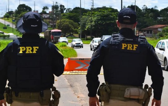 PRF inicia operação especial de feriado nesta quinta-feira