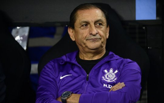 Corinthians demite o treinador Ramón Diaz