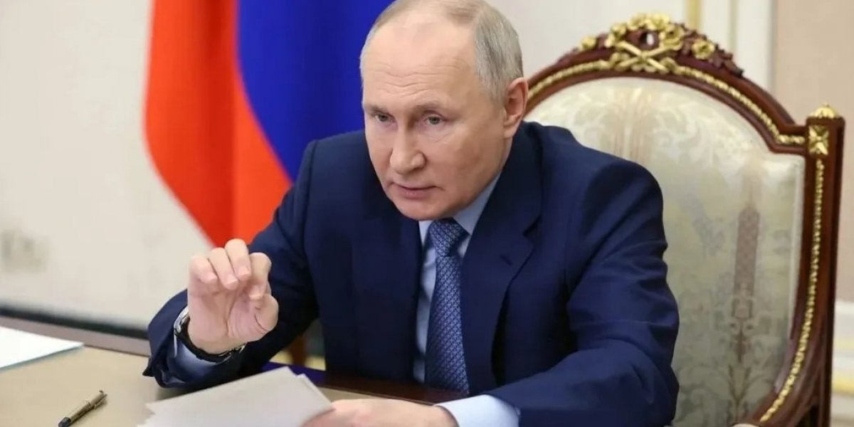 Depois de anunciar cessar-fogo de páscoa, Putin acusa Ucrânia de quebrar acordo