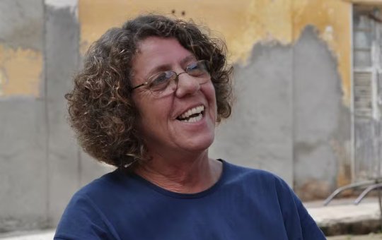 Cantora e compositora Maria Cristina Buarque de Holanda morre aos 74 anos