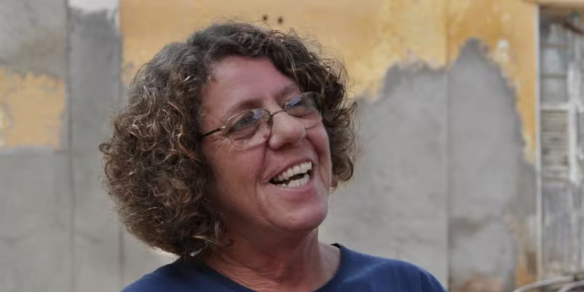 Cantora e compositora Maria Cristina Buarque de Holanda morre aos 74 anos