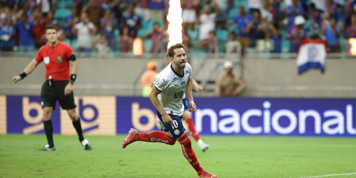 Bahia triunfa pela primeira vez com gol de Everton Ribeiro no final
