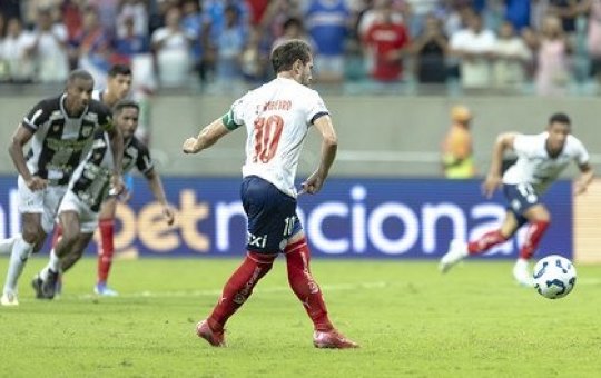 Áudio do VAR em lance de pênalti para o Bahia é divulgado e aumenta polêmica