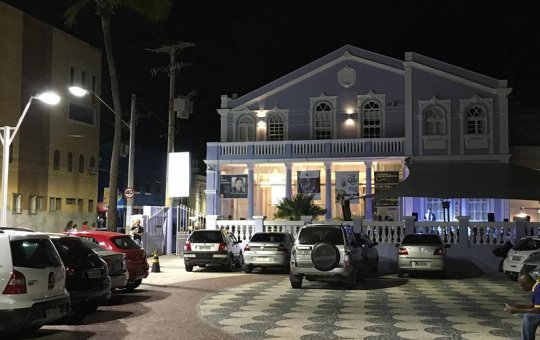 Quadrilha arromba carros em estacionamento no Rio Vermelho