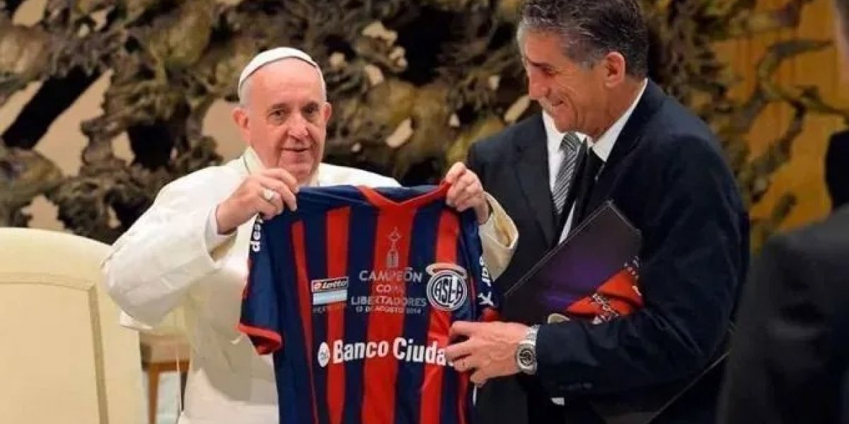 Horário da morte do Papa Francisco tem coincidência com sua carteira de sócio no San Lorenzo
