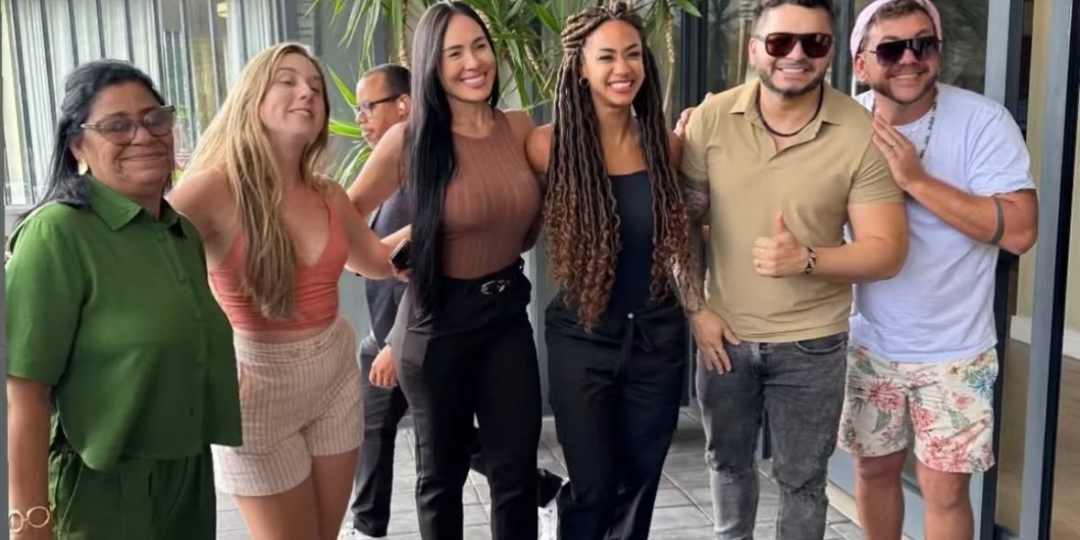 Aline aparece 'descendo até o chão' ao lado de Dona Delma antes da final do BBB25