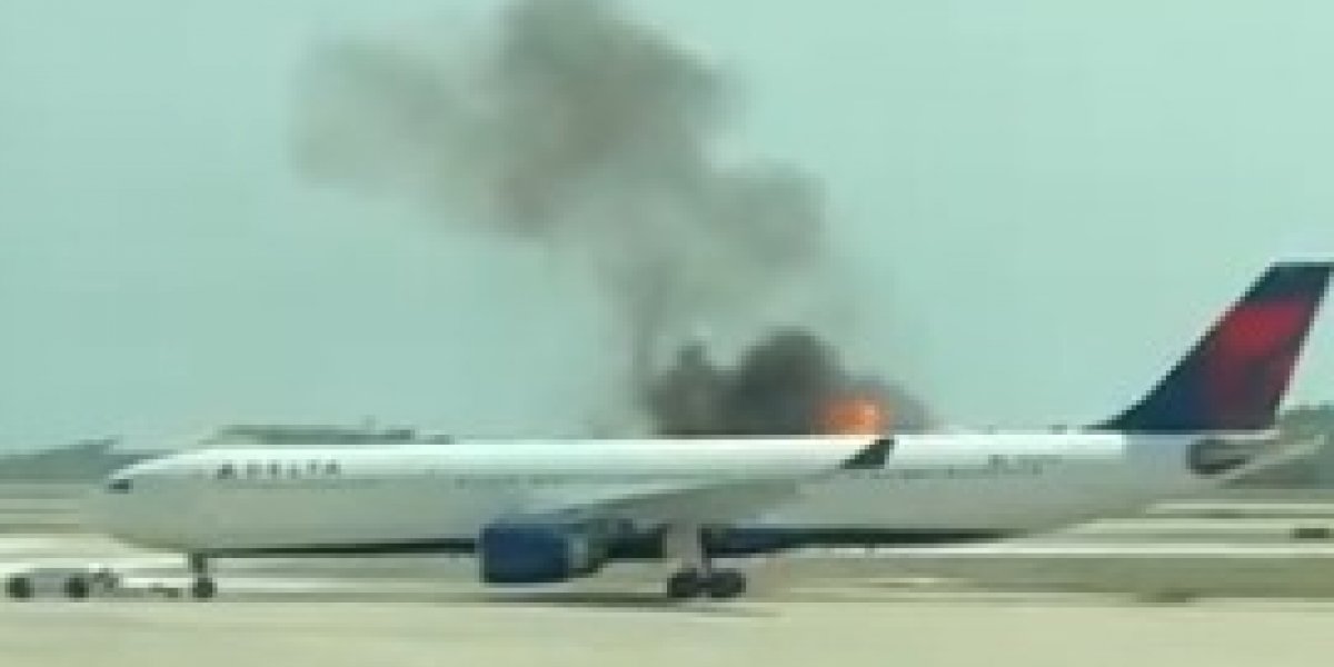Incêndio em motor de avião força evacuação de quase 300 passageiros em Orlando