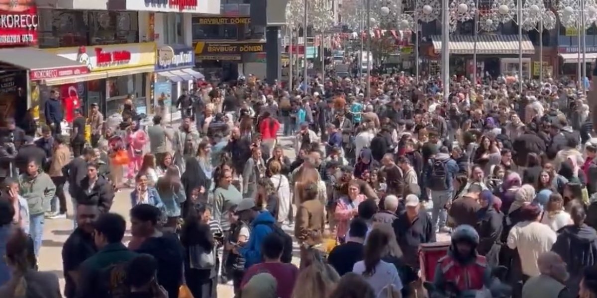 Forte terremoto atinge região próxima a Istambul e é sentido em diversos países da Europa