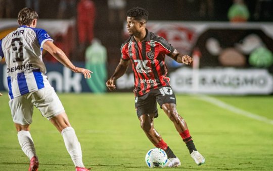 Vitória vacila e perde para o lanterna do grupo na Sul-Americana