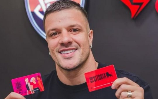 Carpini fala sobre possível estreia de Renato Kayzer pelo Vitória "Não deve jogar domingo"