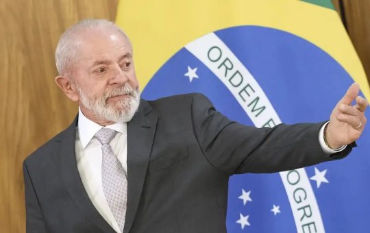 Lula confirma a deputados que disputará a reeleição em 2026