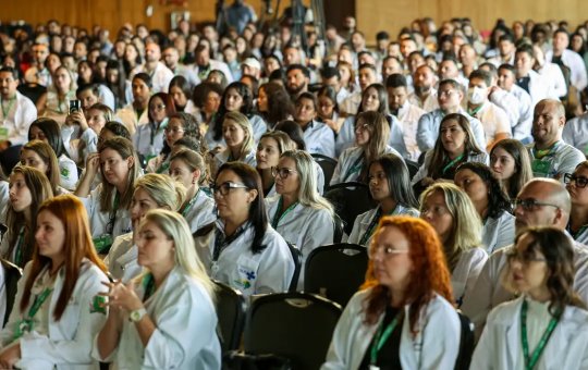 Mais Médicos: 407 profissionais começam a atuar em 22 estados