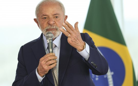 Lula sanciona leis para combater violência e proteger direitos das mulheres no Brasil
