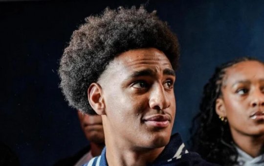 Considerado melhor atleta colegial dos EUA, jovem sofre acidente de carro e é internado em coma induzido