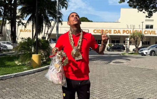 MC Poze do Rodo comemora a devolução de itens apreendidos em operação