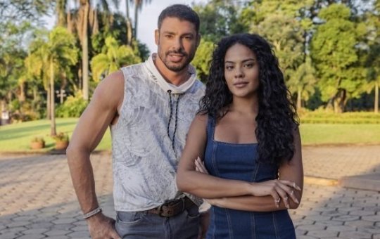 Cauã Reymond desmente briga com Bella Campos e afirma usar desodorante