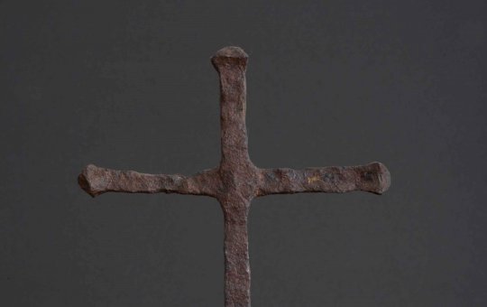 Pelourinho recebe cruz da primeira missa no Brasil em celebração aos 525 anos